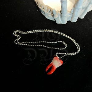 Bloody Tooth Necklace | Handmade Gothic Pendant | Horror Resin Tooth Charm | Creepy Unisex Jewelry | Dark Aesthetic Accessory