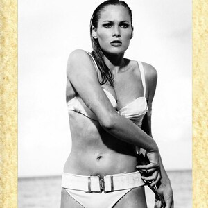 Arte cinematográfico estadounidense 67 Ursula Andress, impresiones de pared de póster de Papiarte, decoración vintage en papel pergamino, hogar