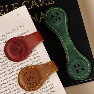 Engraved Leather Magnetic Bookmark For Book lovers,Custom Magnetic Engraved Leather Gift For Him or Her,Reading Accessories, Graduation Gift