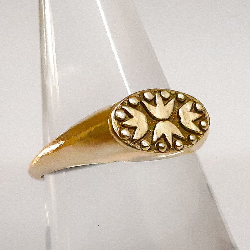 Oval signet Seal yellow gold ring Inspirational ring Gift for women. Flower ring Signet ring women Unique ring