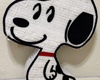 Piñata de snoopy perfecta para tu cumpleaños