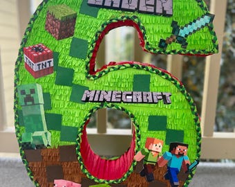 Piñata de minecraft perfecta para alegrar la fiesta de tu pequeño