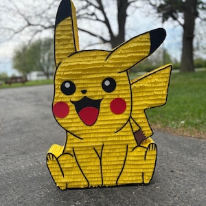 hermosa piñata inspirada en picachu perfecta para tu cumpleaños