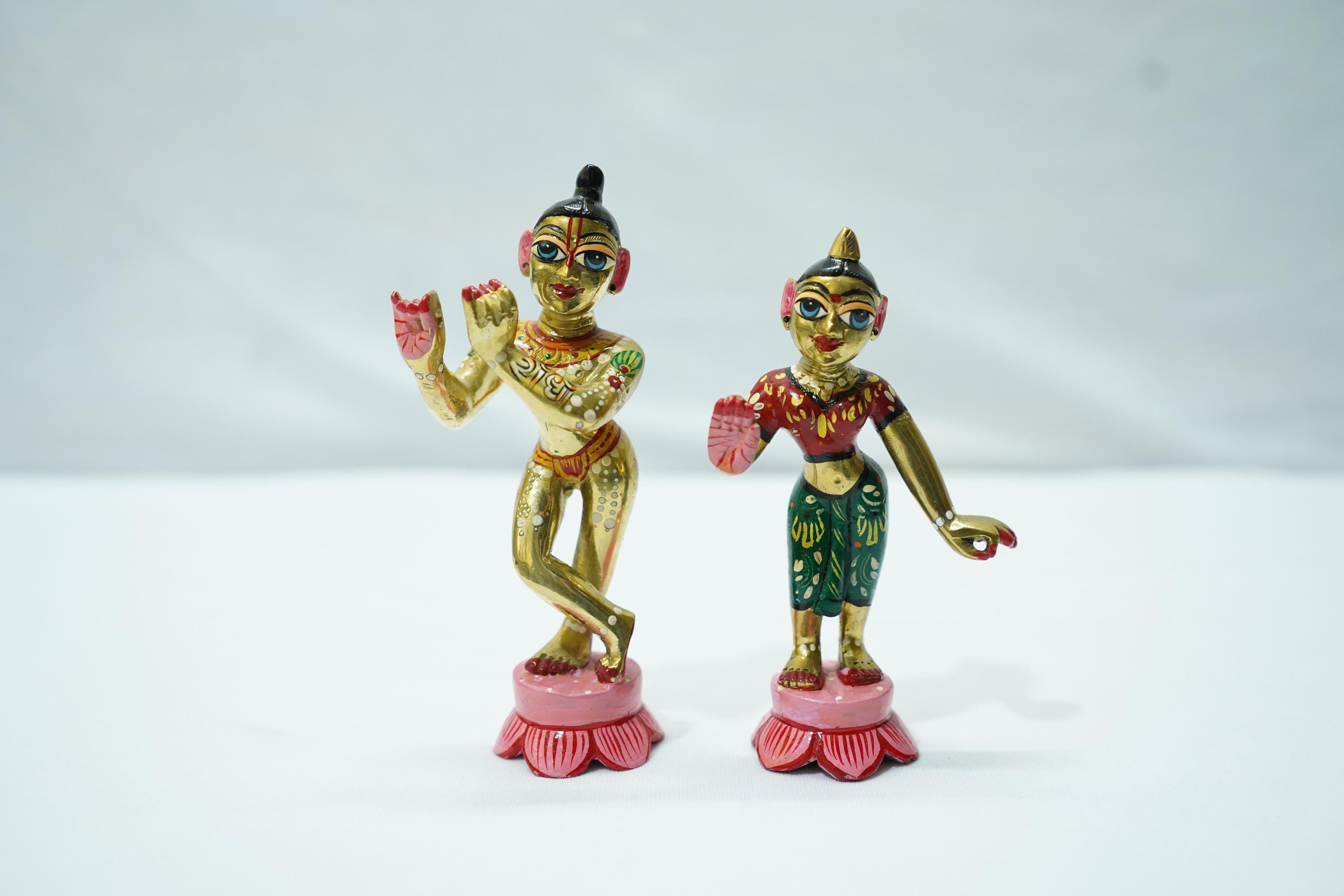 シャクティ　真鍮製 クリシュナとラーダー 彫刻像 ペア＆壁掛け3点セット 手描きの真鍮製ラーダー・クリシュナ像ペア – 6インチ | ヒンドゥー教
