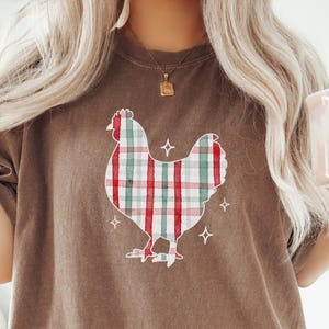 Comfort Colors®-shirt kerstkip, T-shirt kerstboerderij, vakantie-T-shirt dames, cadeau boerderijliefhebber, vakantie-shirt kip moeder