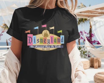 Camiseta "El lugar más feliz del mundo" de Disneyland, camiseta del Castillo Disney, camiseta de viaje familiar Disney, camiseta del Castillo Mágico, camiseta de Disney World, regalo Disney