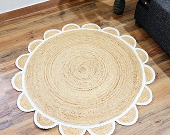 Tapete redondo de juta natural com borda ondulada, tapete redondo com acabamento branco, tapete redondo de juta estilo boho, tapete redondo de juta, tapete redondo com borda ondulada.