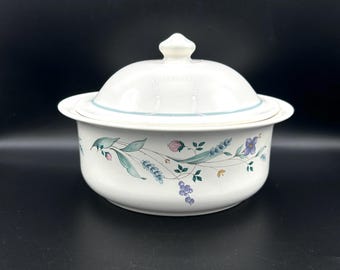 Vintage Pfaltzgraff Covered Casserole Dish | Floral Stoneware Baking Dish w Lid | Oven Safe Serving Dish | Farmhouse Kitchen Decor