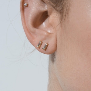14k 18k Gold Baguette Diamond Stud Earrings Minimalist Gold Studs With Tapered Baguette Diamond Diamond Modern Geometric diamond Earrings