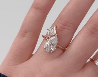 2 Stone Pear Cut Ring Lab Grown Diamond Moissanite Solitaire Ring Vintage Toi et Moi Engagement Ring Unique Diamond Ring Tear Drop Diamond