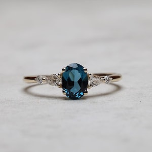 Oval Cut Blue Gemstone Engagement Ring Five Diamond Prong Set 14k 18k Real Solid Gold Solitaire Proposal Wedding Ring Vintage Unique Ring