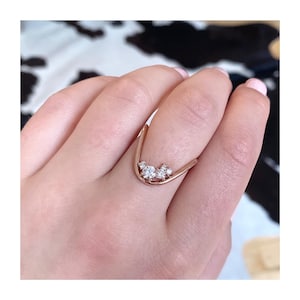 Cluster Deep Curve Diamond Ring 14K Real Solid Gold Modern V Shape Bridal Jewelry Prong Set Round Cut Genuine Diamond 18k Chunky Wavy Ring
