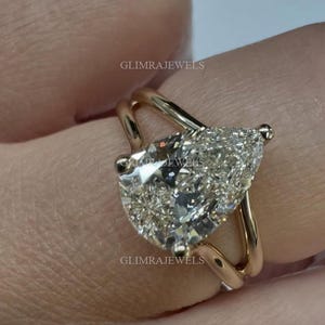 Verlovingsring met peervormige diamant, IGI laboratoriumgekweekte diamant, gespleten ringband, unieke geelgouden trouwring, minimalistische statement-belofte ring