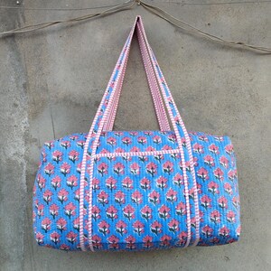 Cotton Quilted Duffle Bag Blue With Pink Floral Pattern, Indian Cotton Quilted Tote Bag Floral Print, Cotton Duffle Bag Large, Duffle Bags Handmade Travel Vintage, Hand Block Grocery shopping for women Jola Bags Carry Bags Shoulder, Market Daily Use Shopping Duffle Bag Toiletry Bags, Hand Block Printed Duffle Bags, Ethnic Handbags Cotton Quilted Tote Bag, Lightweight Cotton Weekender Bag, Traditional Hand Block Printed Floral Design And Quilted Finish, Reusable Overnight Trips And Gifting