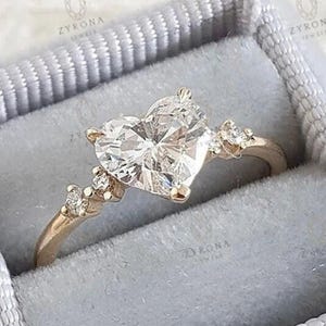 2CT Heart Cut Modern Colorless Moissanite Solitaire Ring Wedding Ring Gift for her Heart Shaped Simulated Diamond 925 Silver Engagement Ring