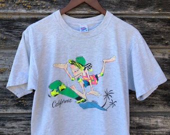 Vintage skater T-shirt California graphic tee neon pink green 90s skateboard palm tree skateboarder surf street 1990s surfer beach Jerzees M