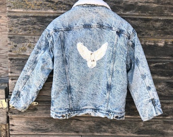 Vintage Levis acid wash denim trucker jacket M medium 80s jean jacket sherpa fleece 1980s vtg light wash 90s grunge 1990s custom sequin dove