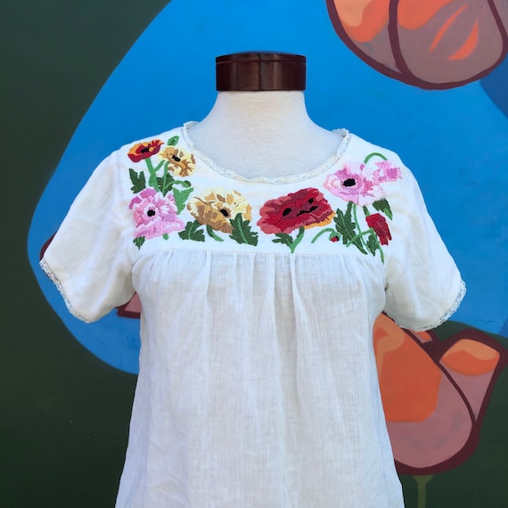 Vintage peasant blouse Mexican floral embroidery 6