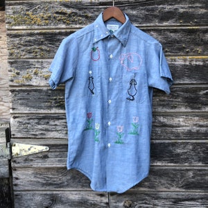 Vintage chambray blouse embroidered denim top 70s bohemian boho 1970s retro rockabilly pinup blouse custom floral embroidery 36&quot; size M vtg