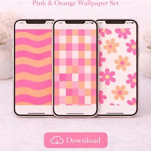 Può includere: Tre smartphone che mostrano sfondi rosa e arancioni. Gli sfondi presentano linee ondulate, un motivo a scacchi e disegni floreali. Il testo in alto recita "Download istantaneo, Set di sfondi rosa e arancione."