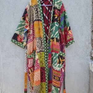 Kimono vintage Kantha Patchwork, chaqueta larga bohemia colorida, gabardina de algodón indio hecha a mano, abrigo hippie para festivales.