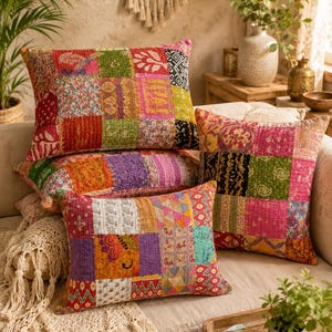 Housse de coussin patchwork Kantha faite main, housse de coussin vintage en coton recyclé, coussin décoratif bohème, décoration intérieure style ferme indienne
