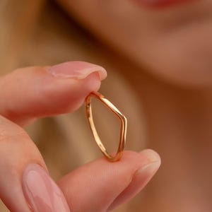Curved Wedding Band 1.5mm • Dainty Gold Ring • Stacking Ring for Women •Simple Bridal Band• Curved Gold Ring • Stackable Wedding Ring