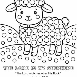 Puede incluir: Dibujo lineal en blanco y negro de una oveja con un collar de cruz. La oveja tiene una cabeza y un cuerpo esponjosos, y está de pie sobre un paisaje punteado. El texto en la parte inferior dice "THE LORD IS MY SHEPHERD" y una cita de Isaías 40:11.