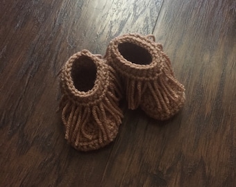 Crochet Baby Moccasins || Newborn Baby Photo PROP || Crochet Baby Shoes || Newborn Baby booties || Baby Girl Crib Shoes || Baby booties