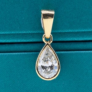 Pear necklace 3 Carat Pear Cut F VS1 Lab Grown Diamond Necklace IGI Certificate 18k Yellow Gold Pear cut Bezel Set Solitaire necklace