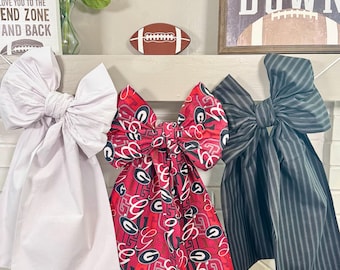 University of Georgia Bow Garland| UGA Dorm Decor| Georgia Bulldog Bows