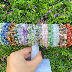 Gemstone Healing Crystals Chip Bracelet, 22 Crystal Stone Options for Chakra Balancing, Protection, Emstone Beads Bracelet, Chakra Balance