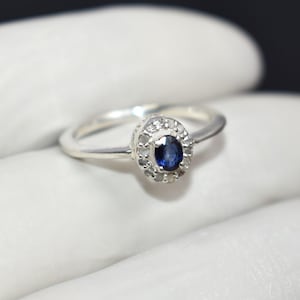 Anel de prata esterlina 925 sólida com safira azul e diamante - Joia tradicional vintage feita à mão - Presente para todas as ocasiões