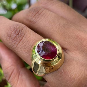 Anillo chapado en oro con rubí natural relleno de vidrio - Anillo de bodas vintage para hombre, joyería antigua hecha a mano