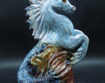 Escultura de hipocampo de arcilla hecha a mano - Arte de cerámica de alta cocción