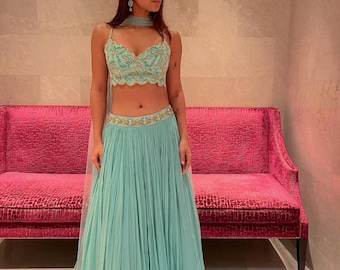 Turkusowy komplet Lehenga Choli dla kobiet | Sztuczna żorżeta z haftem | Dupatta z siateczki z koralikami | Odzież ślubna i świąteczna