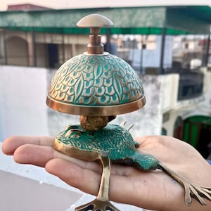 Brass Frog Desk Bell – Decorative Bell with Patina Finish, Quirky Home Office Counter Bell, Unique Gift Idea