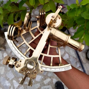 Brass Nautical Sextant: 9&#39;&#39; Maritime Navigation Instrument Decor