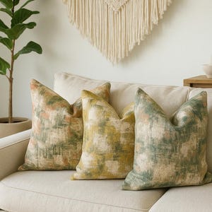 Luxury Velvet Pillow Cover with Piping: Soft Decorative Cushion