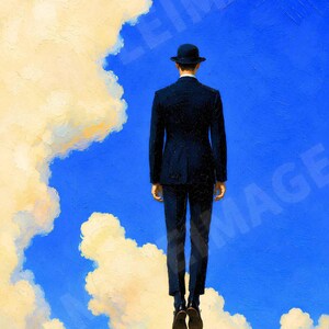 以下が含まれることがあります： 暗いスーツと黒い山高帽を身につけ、背中を向けた人物が描かれた絵画。鮮やかな青い空に浮かんでおり、周囲には質感のある大きなクリーム色の雲が広がっている。人物は鮮やかな青い背景の中央に配置されている。
