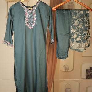 Handmade Green Silk Salwar Kameez Suit: Pakistani Wedding Dress