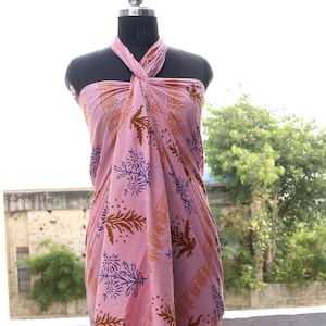 Sarong de algodón con estampado a mano: pareo, bufanda o pareo playero