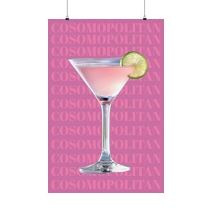 Arte mural de cóctel Cosmopolitan, impresión retro rosa, póster vertical mate, decoración de bar, decoración de pared de bar para el hogar, regalo para amantes de los cócteles, divertido [...]
