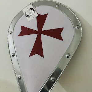 Bouclier de chevalier fait main : armure de combat de la Croix-Rouge, 61 cm (61 cm) acier