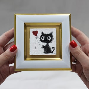 Pintura de gato – Mini arte magnética com gato preto e balão de coração – Presente para amantes de gatos – Arte em acrílico emoldurada de 4,3”