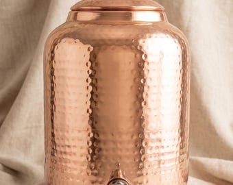 Dispensador de agua de cobre martillado de 8 litros / Recipiente de almacenamiento ayurvédico de cobre puro / Artículos para bebidas hechos a mano / Bienestar en la cocina