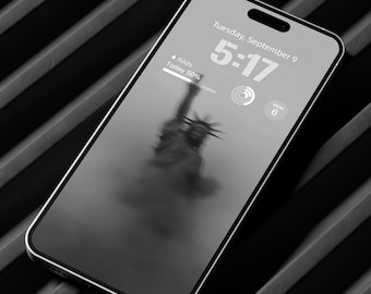 Sfondo per iPhone Statua della Libertà / Schermata di blocco iOS in scala di grigi scura (download digitale)