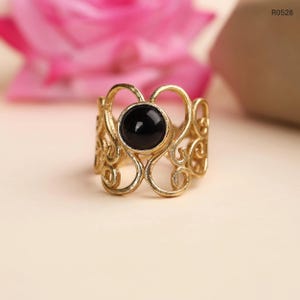 Black Stone Ring, Filigree Gold Ring, Openwork Design Ring, Vintage Statement Ring, Gothic Fashion Jewelry, Ornate Gold Ring, Cocktail Ring