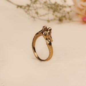 Abstrakte Liebhaber Umarmung Ring, künstlerisches Paar Design Ring, skulpturale Liebe Ring, romantische Umarmung Ring, symbolische Liebe Ring, umarmt Figuren