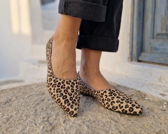 Handmade Leopard Pony Leather Flats, Women's Soft Moccasins, Pointed Toe Comfortable Animal Print Shoes